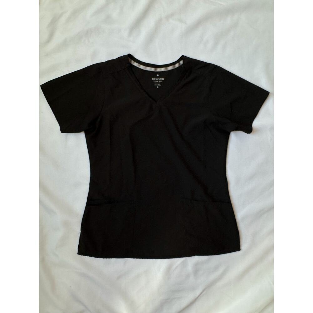 BLACK BEYOND SCRUBS SIZE SMALL SCUB TOP